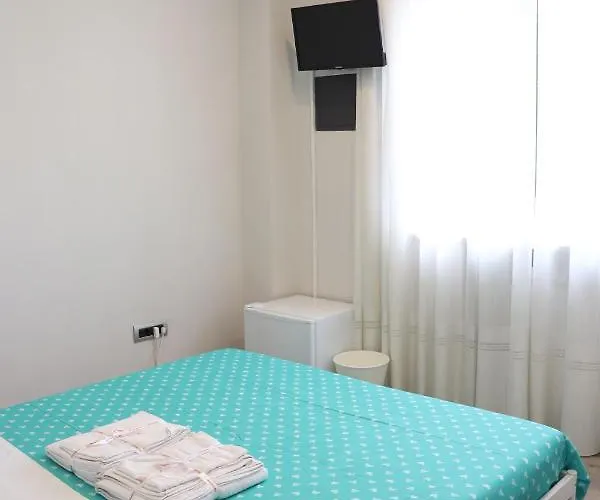 Francesco Fly Bed & Breakfast 4*