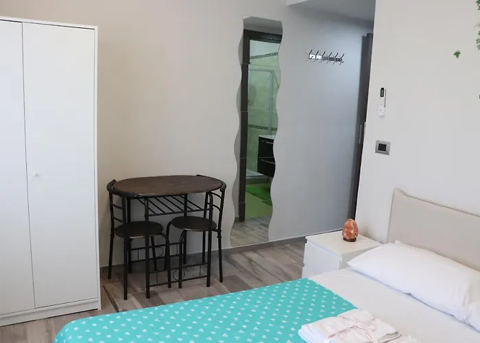 Francesco Fly Bed and Breakfast Νάπολη